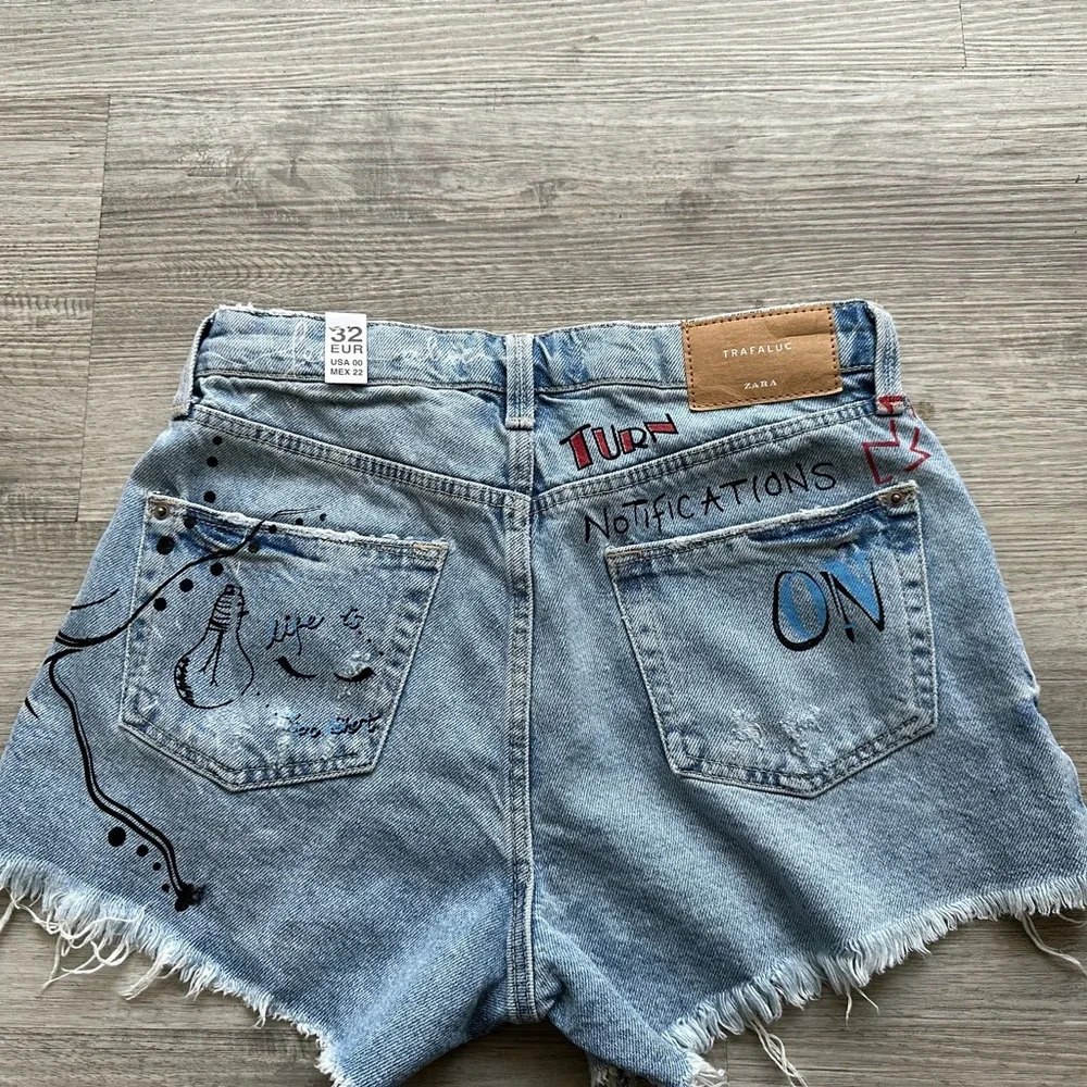 Zara painted shorts Sz 00 or XXS street wear cool girls only NWT - Picture 2 of 5